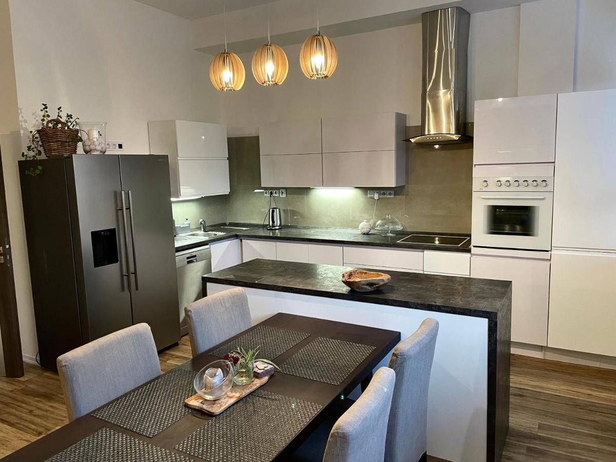 Apartman Az Pro 8 Osob Humpolec Extérieur photo