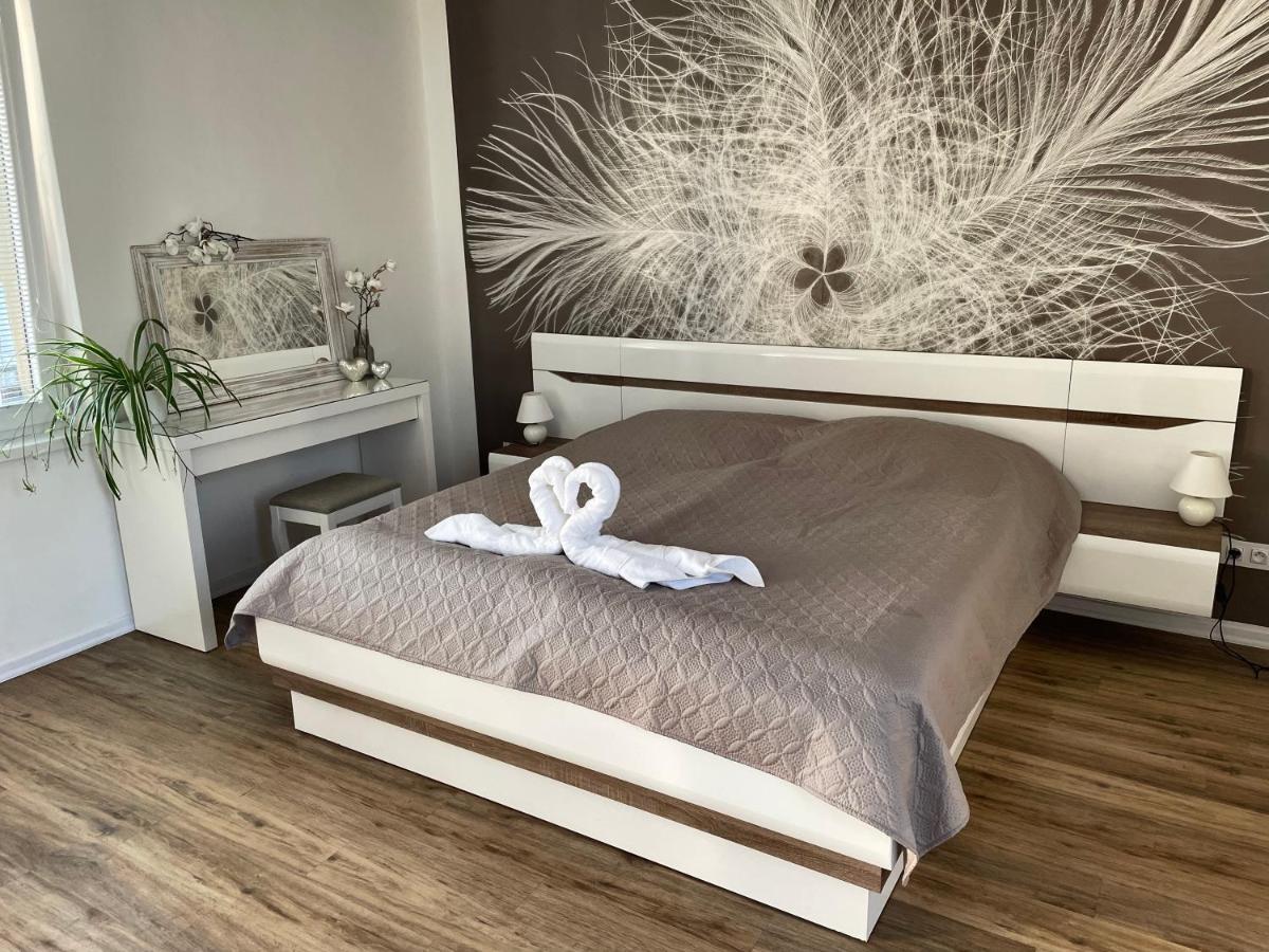 Apartman Az Pro 8 Osob Humpolec Extérieur photo